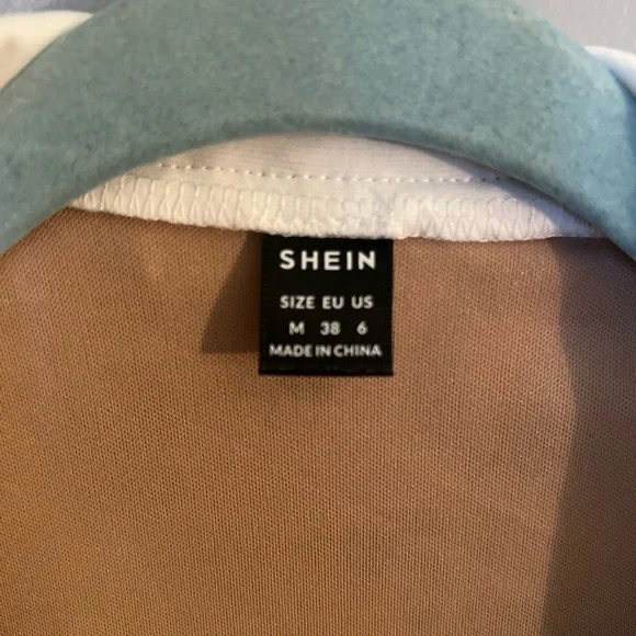 Elegant White Lace Button-Down Dress - Picture 9 of 10